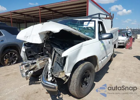 1999 Chevrolet C2500 z USA, uszkodzony, nr VIN 1GCGC24R8XR707587